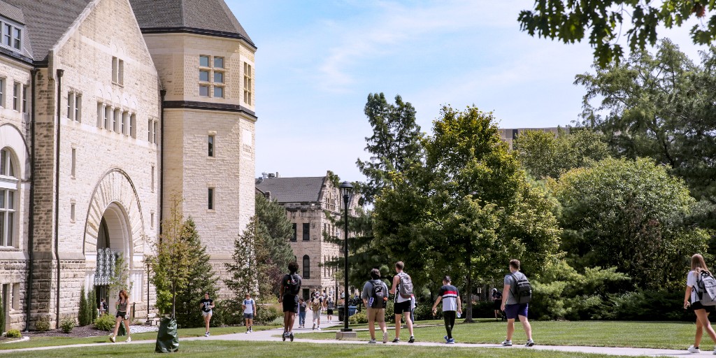 KState's tweet photo. First week down, Wildcats 😸📝

#CaptureKState | #KState https://t.co/FCa10WXTAj