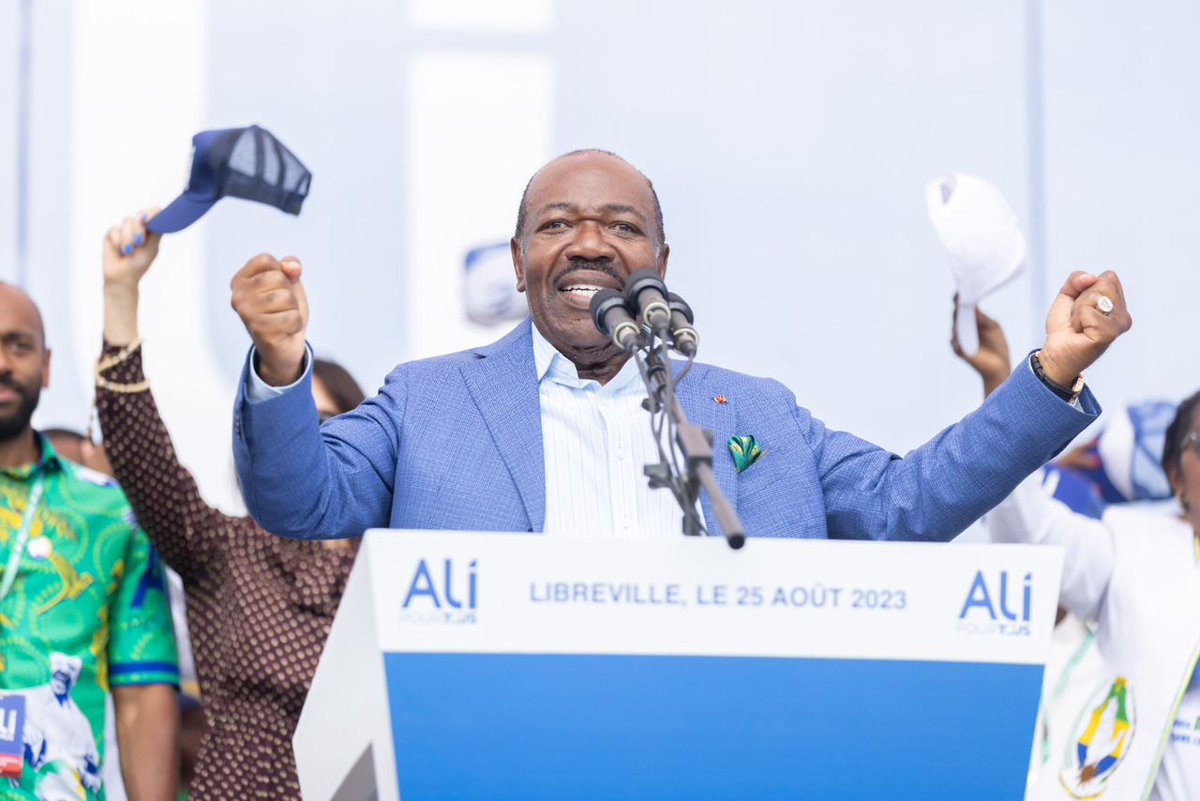DigitalNewsGa's tweet photo. #Images | Archi-favori de l’élection présidentielle qui se tiendra demain, samedi 26 août, le @PresidentABO a clôturé sa campagne ce vendredi midi par un meeting historique, plus de 30 000 personnes réunies au boulevard Bessieux.
#DigitalNews
#Gabon 
#AliPourTous
#Ali2023 https://t.co/PA9sapBMZ6