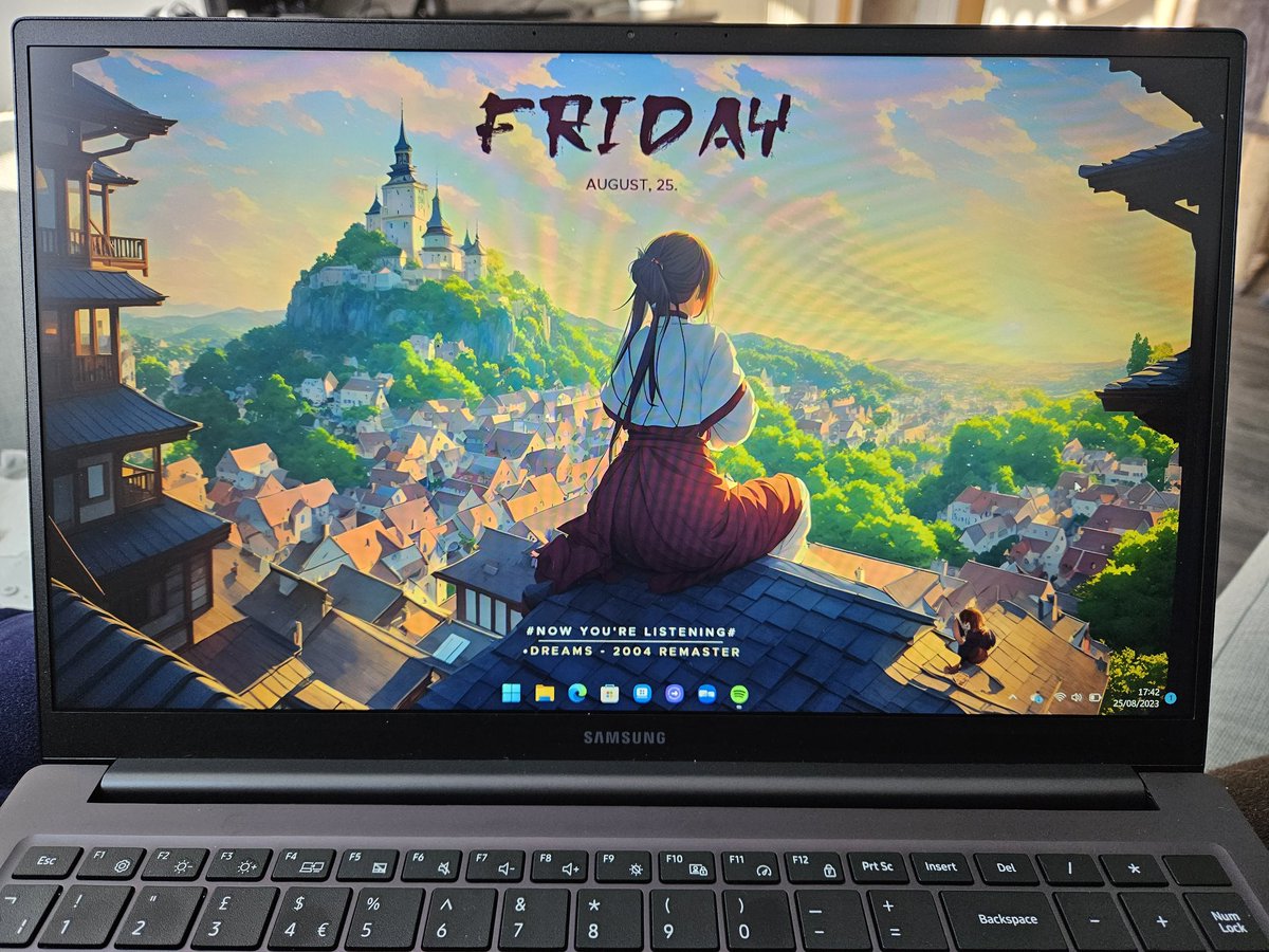 GalaxyReviewsX's tweet photo. Love the desktop setup on my #GalaxyBook3 minimalism is so aesthetically pleasing. You can find out how to do yours the same by following this tutorial! https://t.co/7l3INUG7Zt https://t.co/tFtqFcXHLf