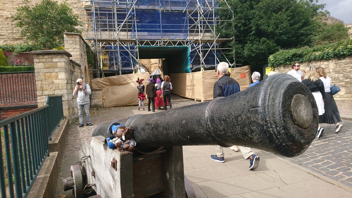 RedditchMammoth's tweet photo. We're in Lincoln at Steampunk at the Asylum! We've been good bears and have helped Human spend her money! #SteamBears #helpfulbears #smallbearadventures https://t.co/o75XOMOeYR