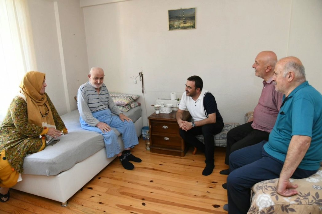 mehmetyasinozlu's tweet photo. Başiskele'mizin ulu çınarlarından Osman Azak, Şaban Azak ve Ali Sert amcalarımızı ziyaret ederek hayır dualarını aldık.

Kıymetli komşularıma misafirperverliklerinden dolayı teşekkür ediyor, Rabbimden sağlık ve afiyet diliyorum. https://t.co/sLAaHsz3JS
