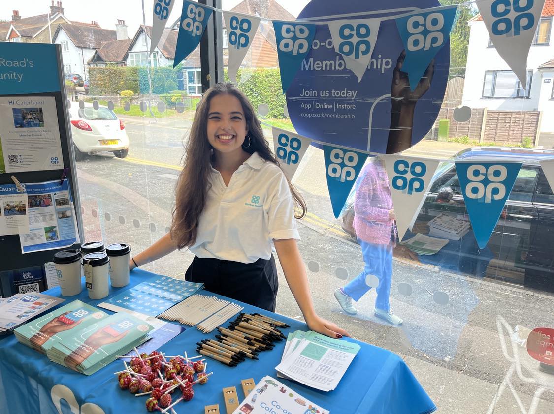 JasmineR_Coop's tweet photo. A successful membership event in #caterham Co-op store talking to the community about the benefits of being a member, from great deals to supporting local charities 💙
#caterhamvalley #coop #itswhatwedo #community #memberpioneer #membership #caterhamonthehill #memberprices #local https://t.co/2gsuixwZoG
