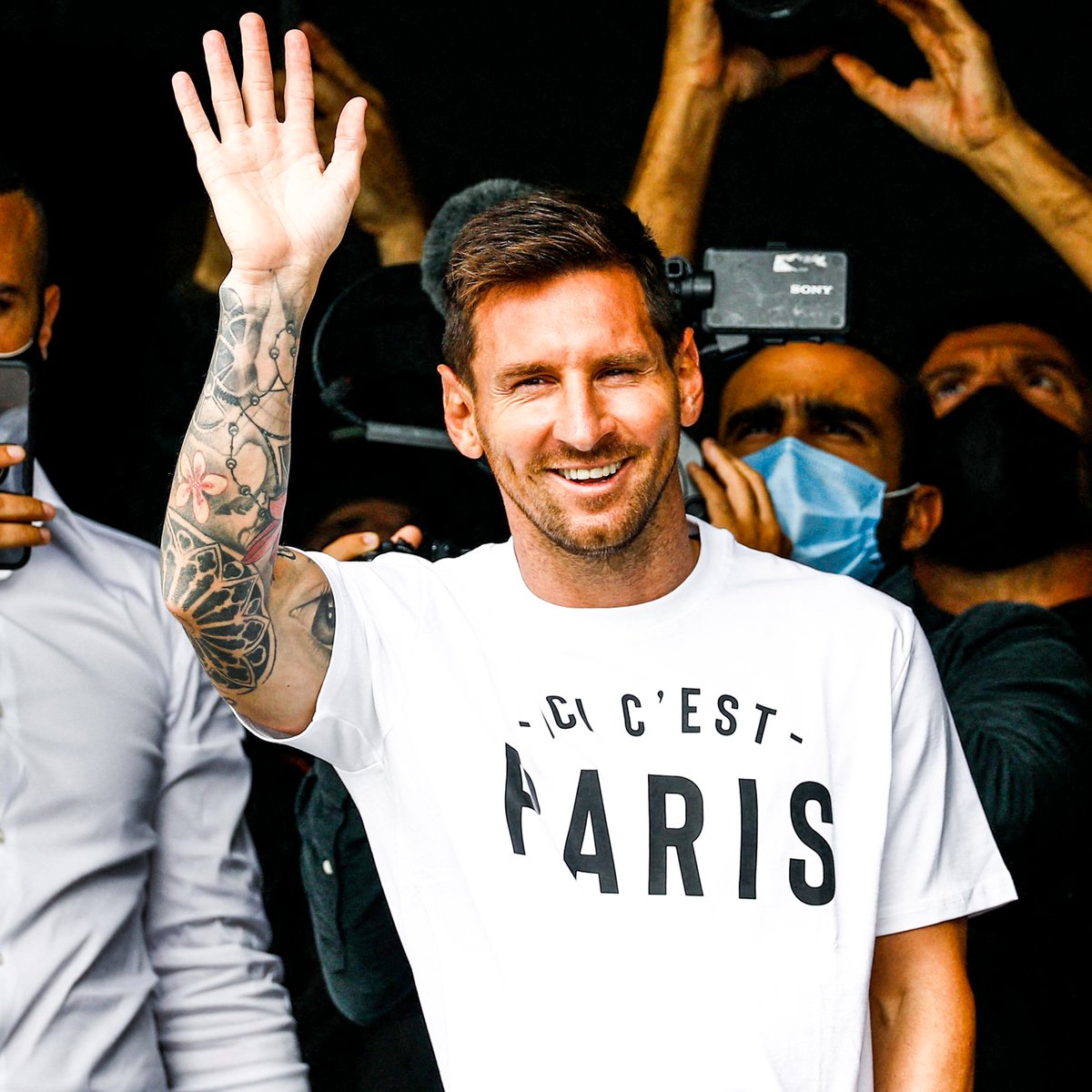 brfootball's tweet photo. It’s been three years since Leo Messi told Barcelona that he wanted to leave. It’s been a wild ride since:

▪️ Aug 25, 2020: Asks to leave
▪️ Sep 4, 2020:  Stays due to release clause issues
▪️ Jun 30, 2021: Contract expires despite wanting to stay
▪️ Aug 5, 2021: Barca announce he is leaving
▪️ Aug 10, 2021: PSG announce he signs
▪️ Dec 22, 2022: Wins World Cup
▪️ Jul 15, 2023: Joins Inter Miami

🐐😅