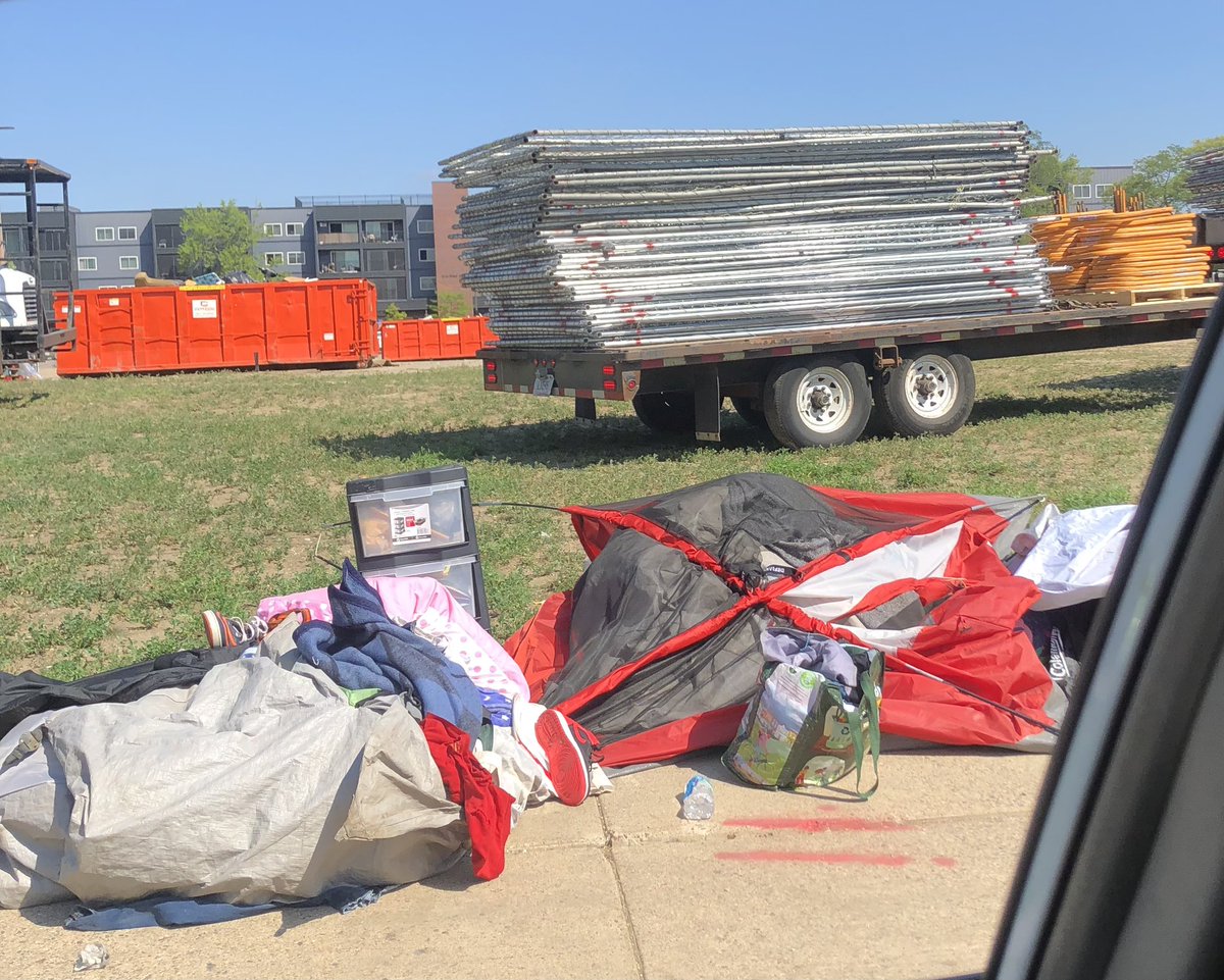 JenniferJenn612's tweet photo. National Rent A Fence is the vendor the City paid to fence off the 31st &amp; Nicollet encampment. Also have workers reinforcing the fencing around Kmart. How much of OUR money is spent on fencing instead of housing &amp; services? 

Images show two semi-trucks with metal fencing. https://t.co/MKvXAkBEp3