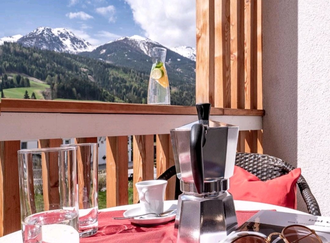 touristeea's tweet photo. السعر صدمني 😍🇦🇹

هذا الجمال في اقليم تيرول النمساوي والشقق بسعر اقتصادي لايتجاوز 400 ريال في الليلة ولا تبعد سوى 10 دقائق عن اجمل ارياف شمال ايطاليا مثل قرية سان كانديدو والتقييم ممتاز 9.4/10 

تفاصيل القرية وكيفية الحجز اسفل التغريدة https://t.co/pxTpMmeA6O