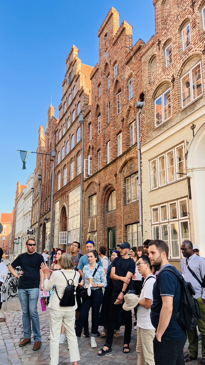 AGandioso's tweet photo. Exzellenz verbindet - be part of a worldwide network ✨🧪Again, Big Thanks @AvHStiftung for #AvHStudyTour : Science, history, and fantastic memories with this increible group. Thanks for funding the project with @OlallaLab #ChemBio ⚗️🧬💫 💞Let's keep fighting and making light!! https://t.co/szCqVDVJOT
