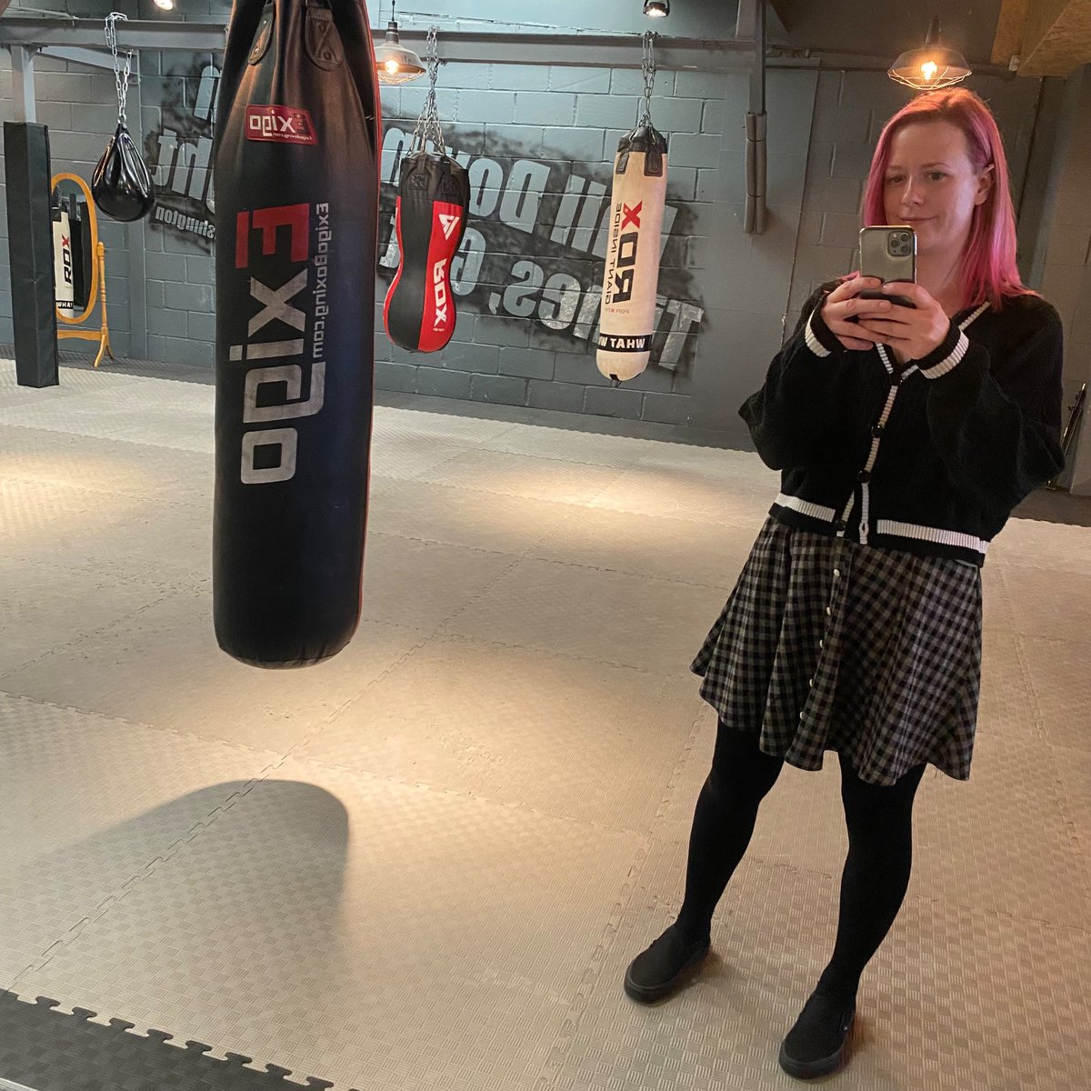 ChezzyWickWah's tweet photo. #bts the Lightweight music video shoot 🥊 🎥 🥊 

If you haven’t seen it yet, the link is in my bio ♥️ Xx

#musicvideo #newmusic #independentartist #musician #video https://t.co/0hf7BsWSIt