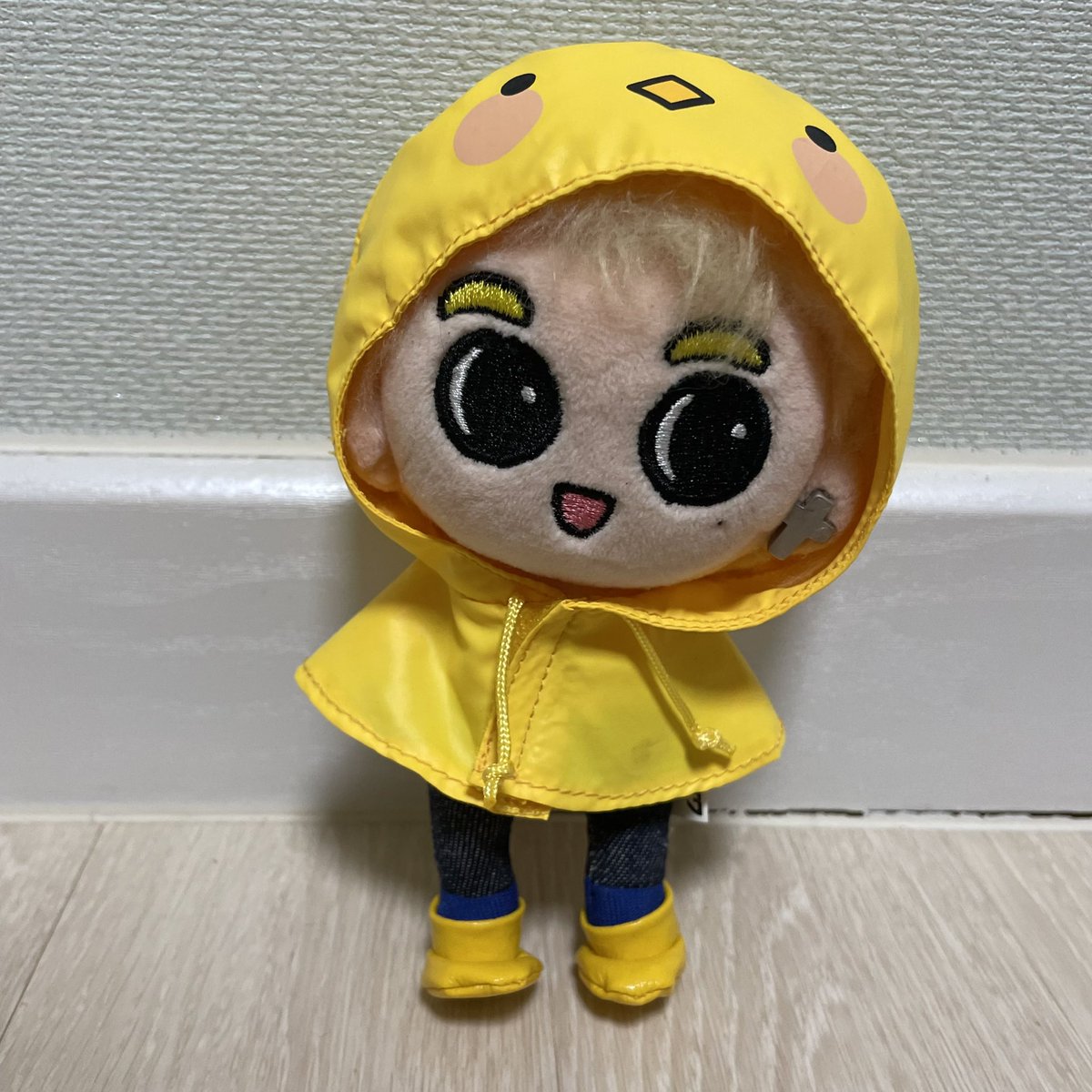 yangdo_805's tweet photo. 갓세븐 뱀뱀 터리 양도합니다 
기존 착장이 안 보여서 우비옷을 입혀서 이대로 보내드려요.. 

✅운미포 5.0 
✅외출X 
DM 주세요 

#갓세븐 #뱀뱀 #터리 #굿즈 #양도 https://t.co/9ORcR6t3ty