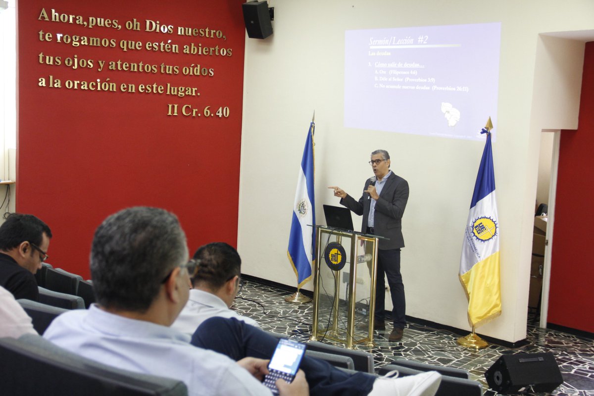 DCU_UEES's tweet photo. Finalizamos nuestras conferencias "Finanzas a la Luz de la Biblia" impartidas por el Mtro. Jerameel Rosario desde República Dominicana.

Se contó con la participación de 90 diferentes  pastores impartiéndose a más de 63 iglesias cristianas en El Salvador.
@ueesoficial https://t.co/DeZjXT6bEg
