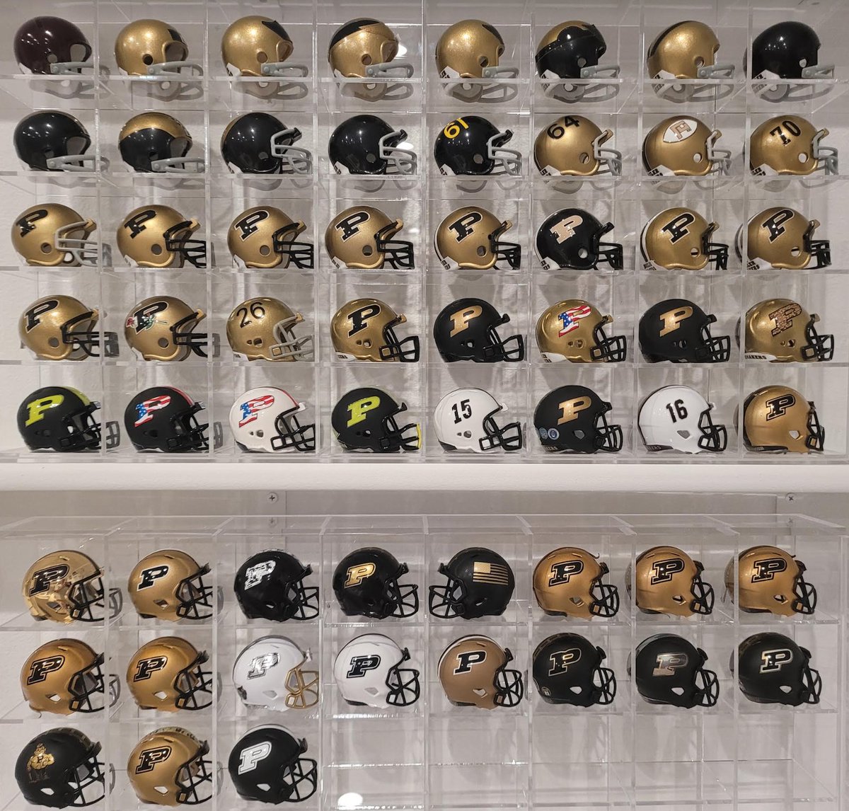 wtfcoach's tweet photo. Purdue @BoilerFootball introduced the "P" logo in 1970 and it has been on every helmet since except one helmet in 2015 worn for 2 games, one helmet in 2016 worn for 1 game and one helmet in 2022 worn for 1 game.
https://t.co/NHuYGOPmBl
12/14🧵 https://t.co/R4Sw1ZTnot