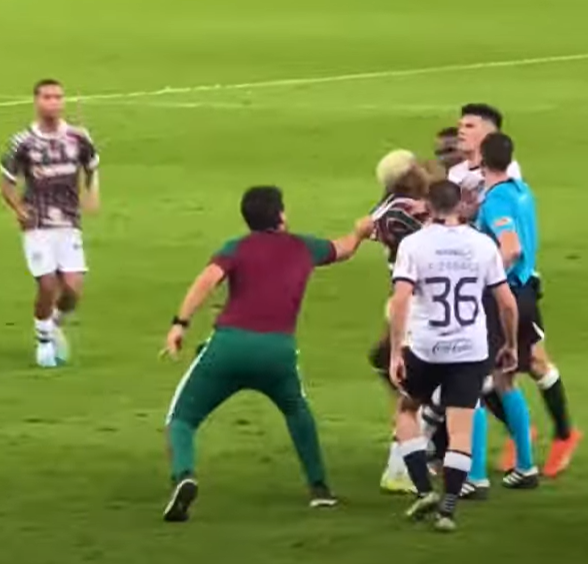 Annaᶠᶠᶜ 🇭🇺 - Mana do Mano tweet media