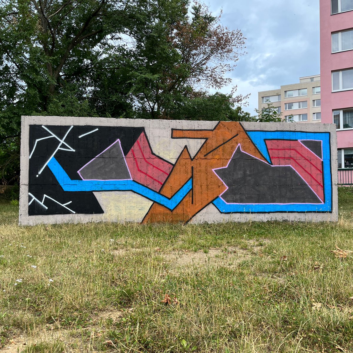 streetart_cz's tweet photo. Work by Jakub Trnka
📸 23.07.2023.
📍 Feřtekova 3
#jakubtrnka #streetartpraha #streetartprague #praguestreetart #graffitiprague #czechgraffiti #streetart #streetarteverywhere #urbanart #praha #prague #mural #murales #bohnice https://t.co/JbWJOOiCGE