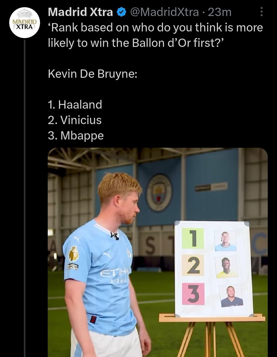 _common_w2's tweet photo. @FCB_ACEE @madridfooty_ The dog is posting out of context stuff too😭 https://t.co/yJJIwtYyUs