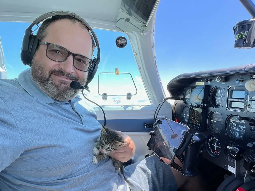 PilotsNPaws's tweet photo. 😺It was a purrfect day for 17 kitties aboard Volunteer Pilot Adrian's plane! 🛩️They flew from GA to Cat Kids Rescue in FL. Me-wow! 🐈 Huge thanks to Pilot Adrian, shelter staff, transporters Dennie &amp; Jenny and rescuers Josh &amp; Kathy for saving the little cuties' lives.
Pawsome!🐾 https://t.co/0xfOZRuprw