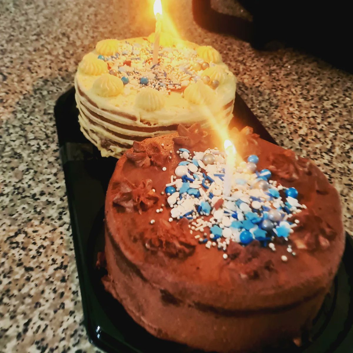 mamma_fun's tweet image. Mom tip 

If you've been out all day just buy the cakes ( thank you @picknpay ) and let the kids decorate them with sprinkles.

#momhack #birthdayideas #birthdaycake