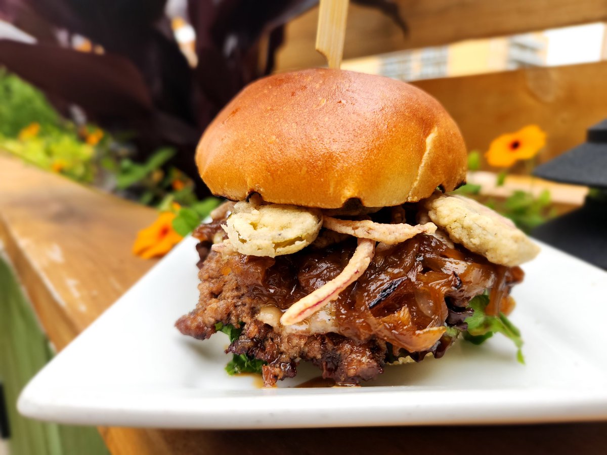 Le Burger Werk starts in just 1 week! Here's our offering from Fionn MacCool's Grant Park: 

Daltino's Highlander Burger!
House made 70% beef and 30% lamb patty, sitting on a bed of spring mix, topped with provolone cheese, breaded and deep fried jalapenos and red onion,  (1/2)