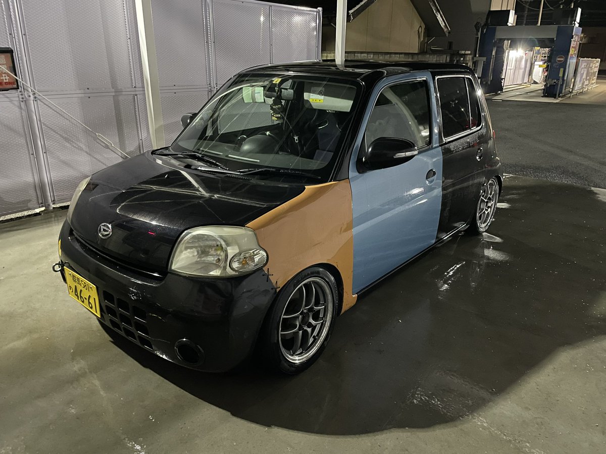 pompomesse's tweet photo. #フェンダーが色違いな人と繋がりたい
#ドアが色違いな人と繋がりたい
#ボンネットが色違いな人と繋がりたい
#X07
#X06
#R50
#B57
#群大ダイハツ部
#そんなものはない https://t.co/ppjvJwtOvD