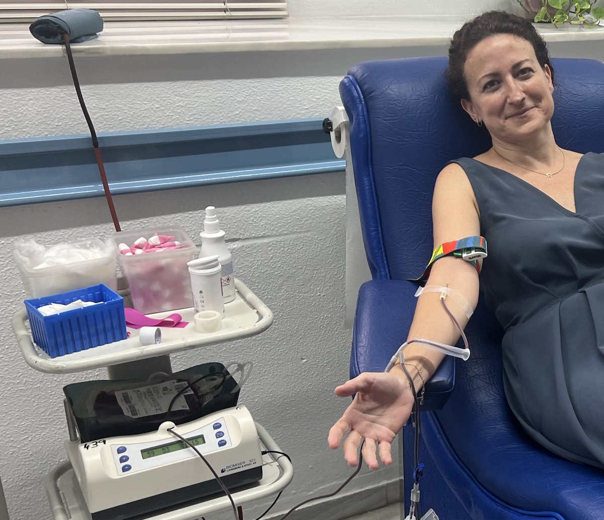 niemed21's tweet photo. En @donantessevilla se lamentan que aún no han vuelto a los niveles de donaciones de sangre d antes de la pandemia. Reservas bajo mínimos,más aún en estas fechas https://t.co/IpxbOozOau responsabilidad de todos.Los hospitales de sevilla necesitan mas de 250 bolsas diarias. Dona! https://t.co/ETM2pDv8UZ