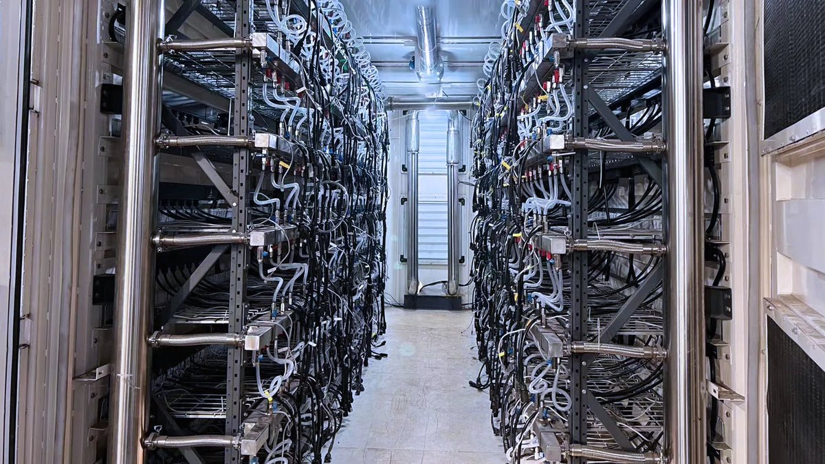 The Hashening

Alphas! Today is our big day. Our first bitcoin mining container is online and we want to show you all the amazing hash power. Come join us in our discord for a live stream event full of alpha, giveaways, sneak peeks and more! 

discord.gg/bfwtffME?event…