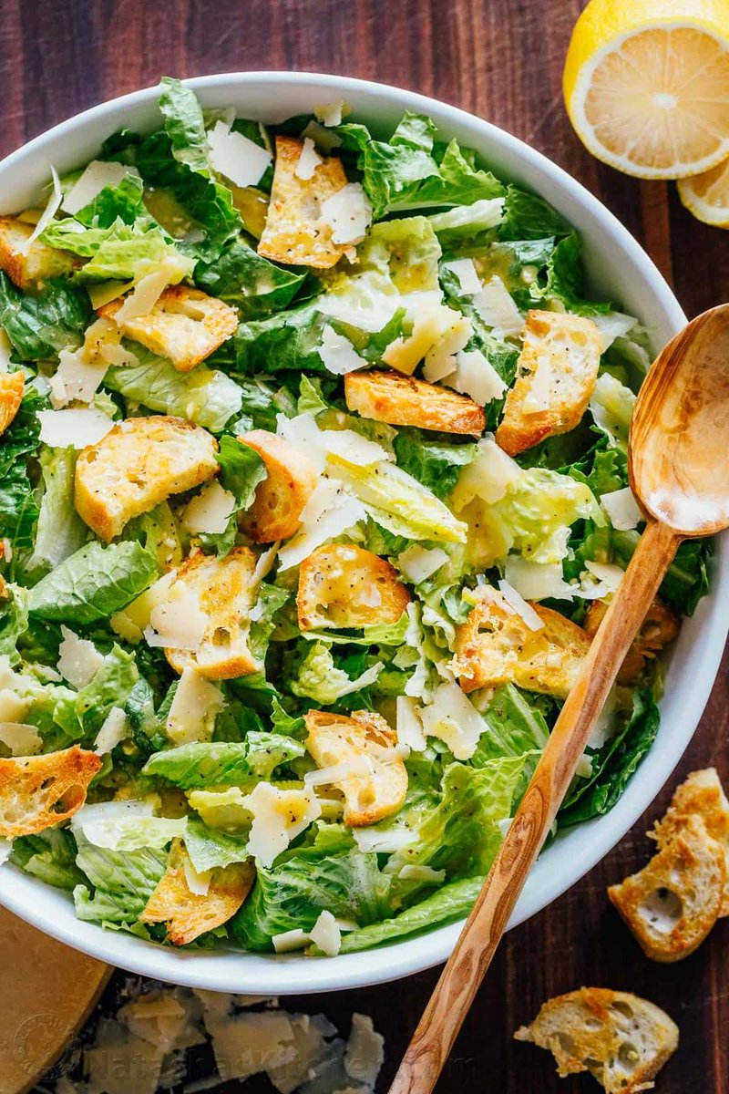 Caesar Salad Recipe (So Good!) RECIPE: natashaskitchen.com/caesar-salad-r…