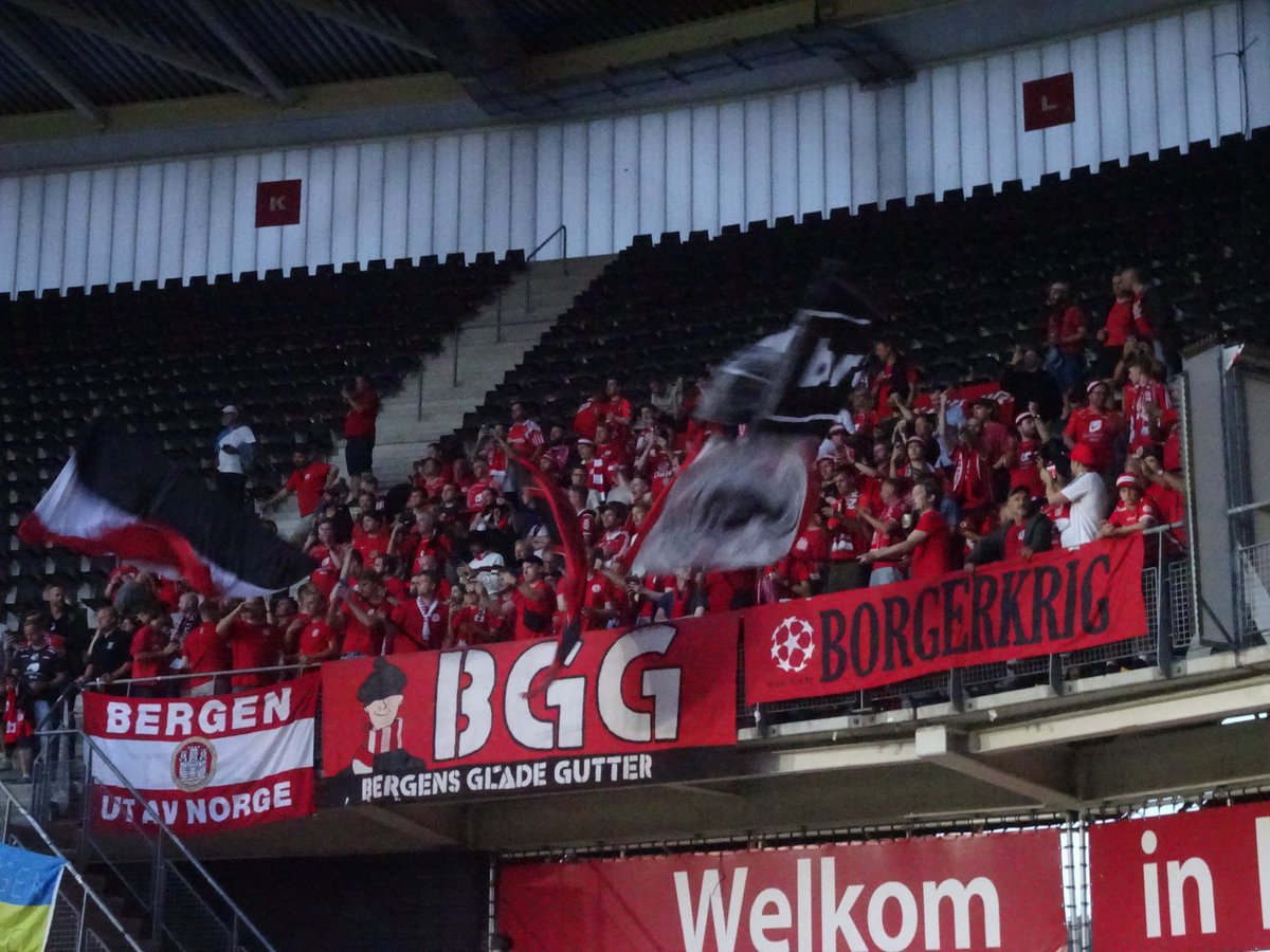 FRMartijn's tweet photo. AZ Alkmaar - SK Brann 1-1. #AZBra #Alkmaar #SKBrann #Groundhopping #ConferenceLeague https://t.co/1dyYb8RcXr