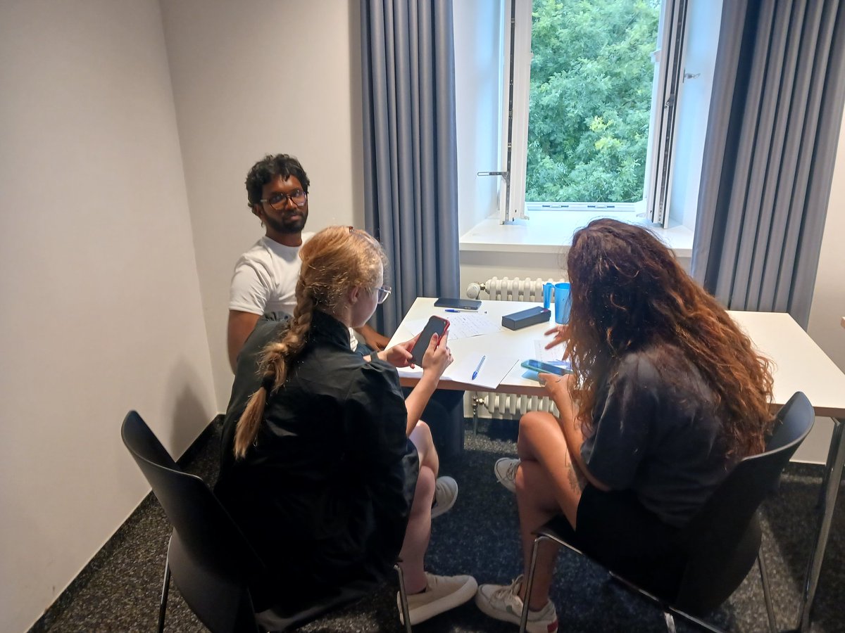 mobilitatTACC's tweet photo. Avui @TACCbcn ha estat a Detmold a la 3a formació del projecte @EUErasmusPlus Soul Record, coordinat per l'entitat italiana #AiCS i acollit per #Kultur&amp;Art Initiative EV, on hem parlat sobre les #goldenrules en la comunicació, el concepte de #SoundLeadership i el #cyberbullying https://t.co/xSyWy8It57
