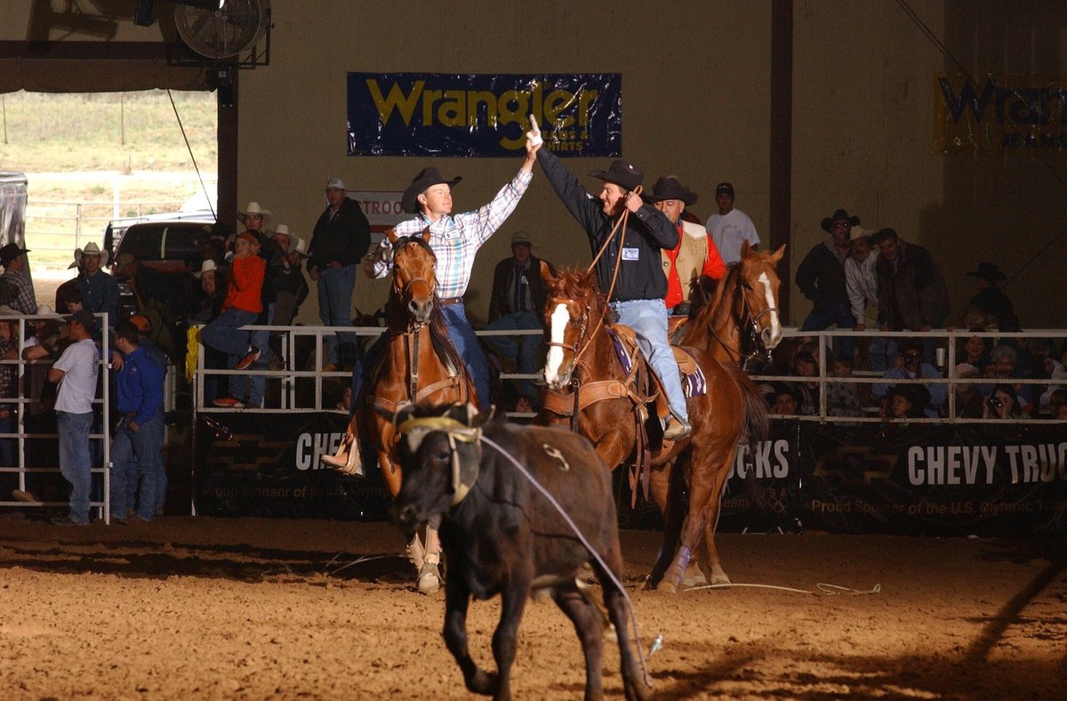 Who's up for a little ropin' and riding this weekend? 🏇🏿