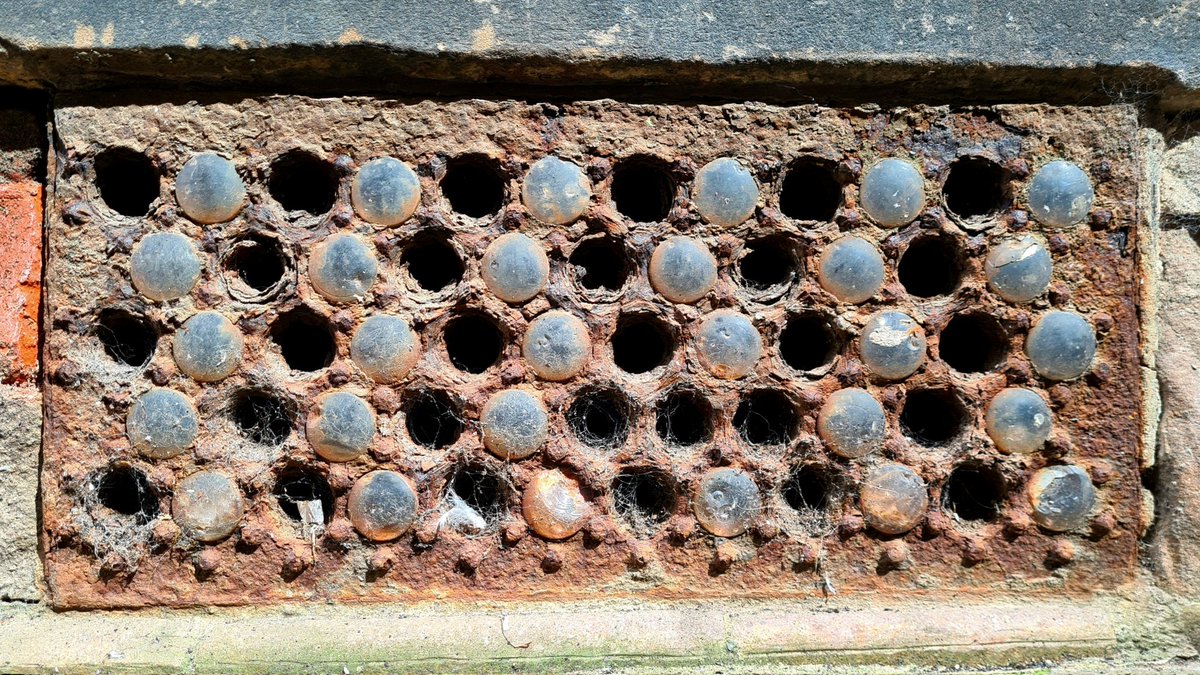 is_glasgow's tweet photo. This, I think, is a Hyatt Patent Vault Light. Vault or Cellar Lights were used to help passively bring light into cellars using specially lenses or prisms.

Cont./

#glasgow #streetfurniture #cellarlights #vaultlights #hyattpatentlights #architecture #glasgowbuildings https://t.co/JtEYgpfpTF