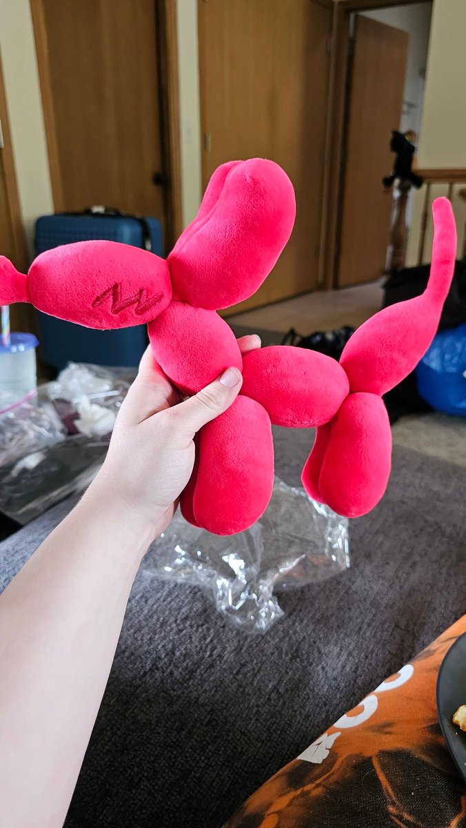 ThePrizeCounter's tweet photo. I'm not crying YOURE crying!

Look at this balloon dog prototype!!!!!
Just a few small changes then ill have them produced!!!
Got any colors you wanna see?? https://t.co/87Ay31aUPw