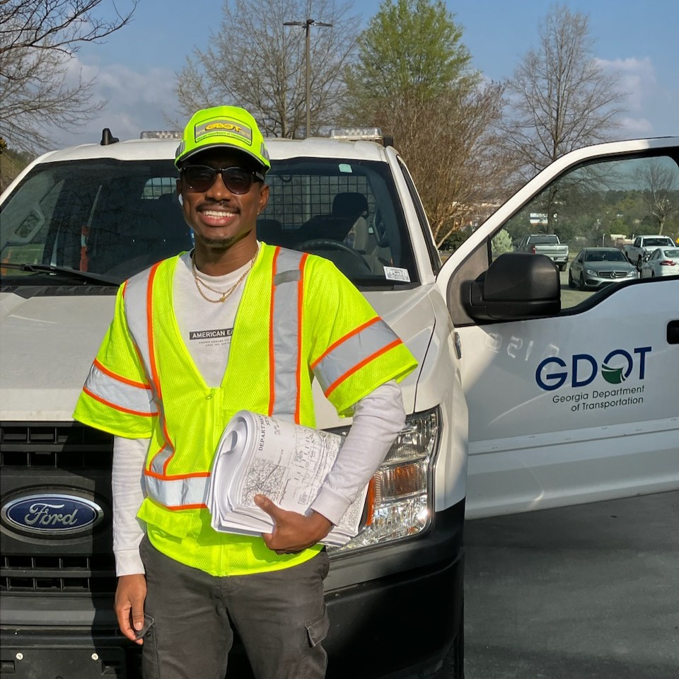 GADeptofTrans's tweet photo. ๐ง ๐๏ธ โ๏ธ West-Central Georgiaโs newest civil engineers get experience in wide range of projects!
Read all about them in the #Milepost โถ๏ธ https://t.co/cH4K1DUgpT
Page 19 courtesy of @gdotwest https://t.co/GPDJ5tcDgn
