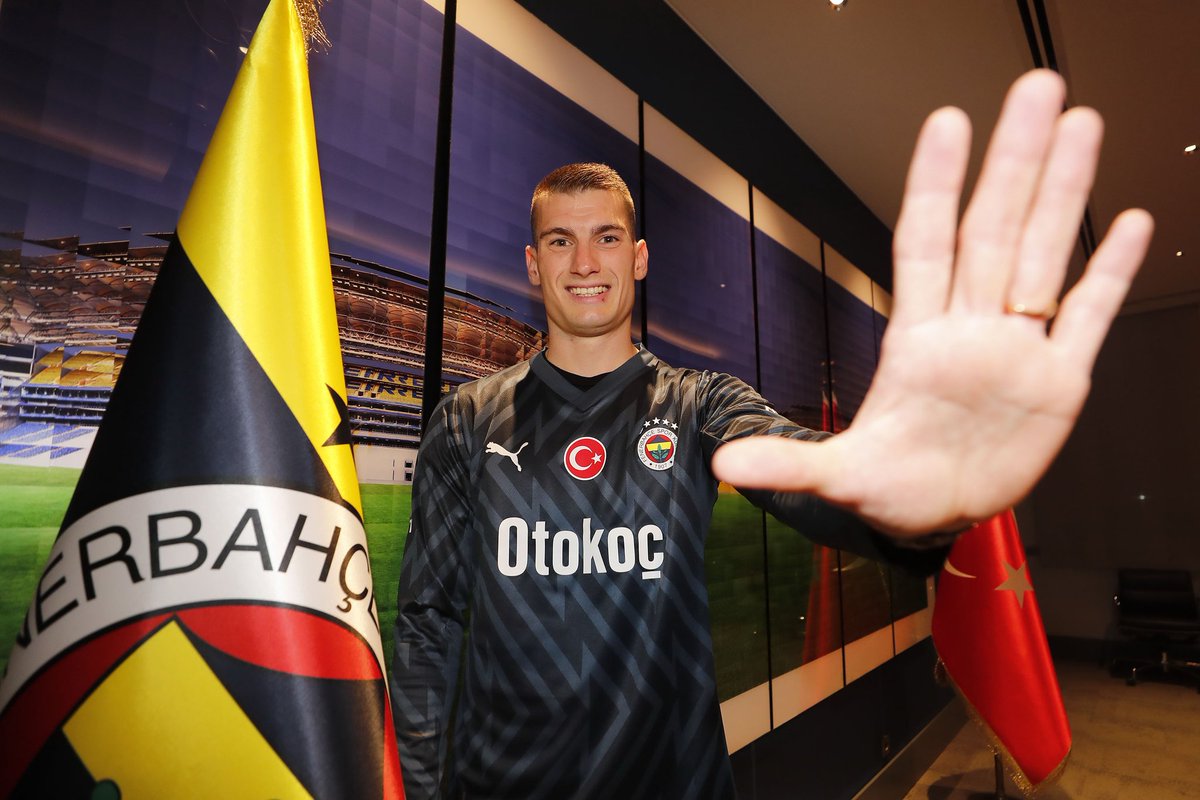 TransferOperat1's tweet photo. 🚨 Transfer Alert 🚨

✅️ IT'S DONE

Dominik Livaković signed for Fenerbahçe SK until 2028. Good luck in İstanbul (Türkiye). 🟡🔵

Age: 28
Nationality: Croatia 
Position: Goalkeeper 

#Transfers #FB #Fener #Fenerbahçe #SuperLig #Livakovic #DominikLivakovic https://t.co/balgNsO2jm