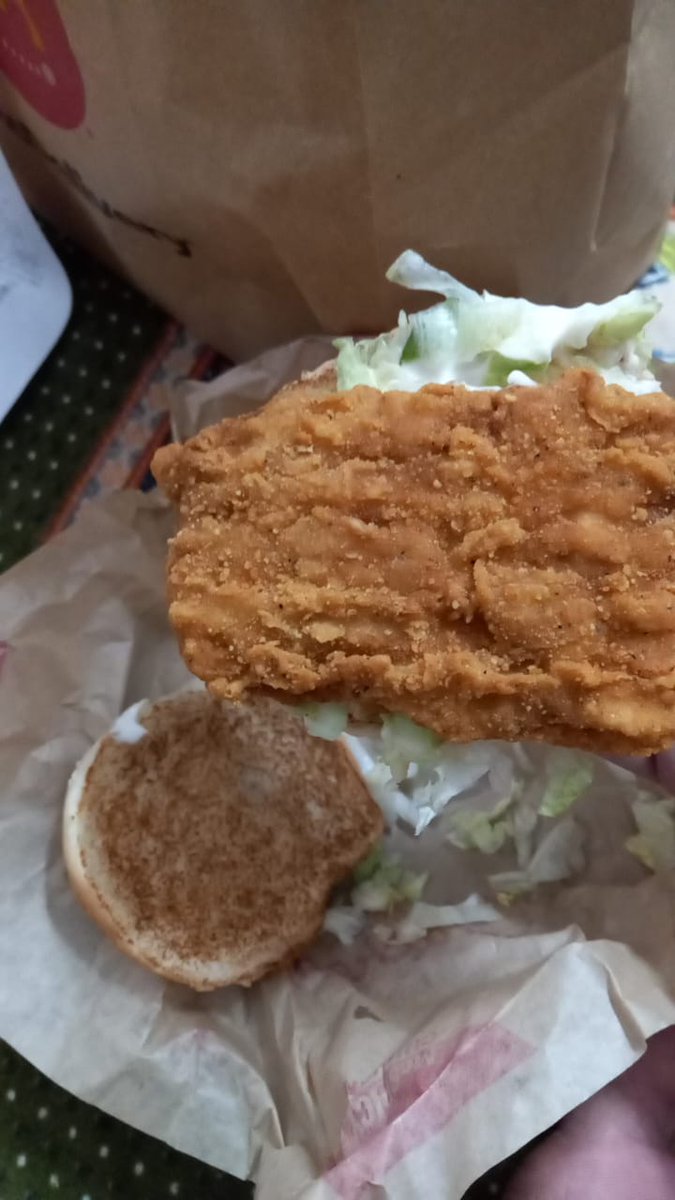 Shivam_Pathak10's tweet photo. I had ordered McAloo-Tikki  meal from swiggy and this is what I received..such a pathetic service from @McDonalds @mcdonaldsindia ..I am a pure vegetarian and this is what I am being served ,utterly disappointed..Not receiving any support from swiggy. Take actions..please. https://t.co/mNy7Bv7NXd