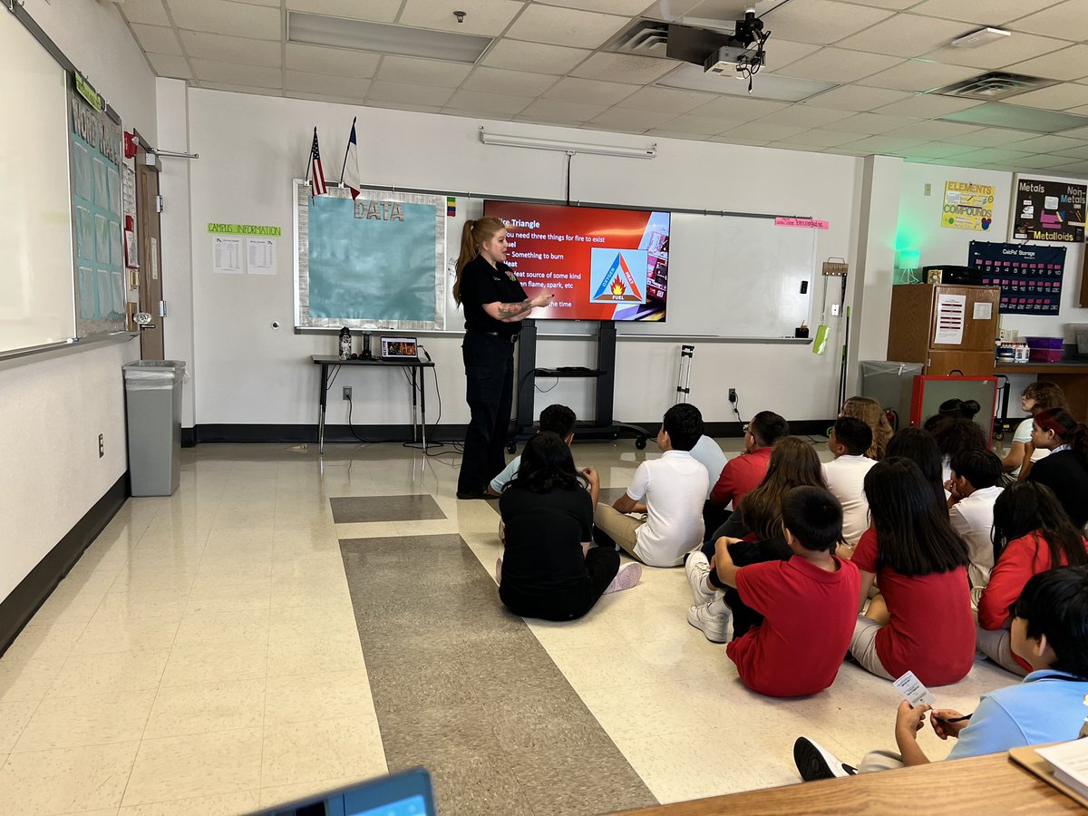 MsHolmes_AMS's tweet photo. We love when @Irving_Fire’s Kimberly Hall comes to teach our 6th graders about fire extinguisher safety! Thank you for being here today! @Austin_Broncos https://t.co/EkrznMWIFT