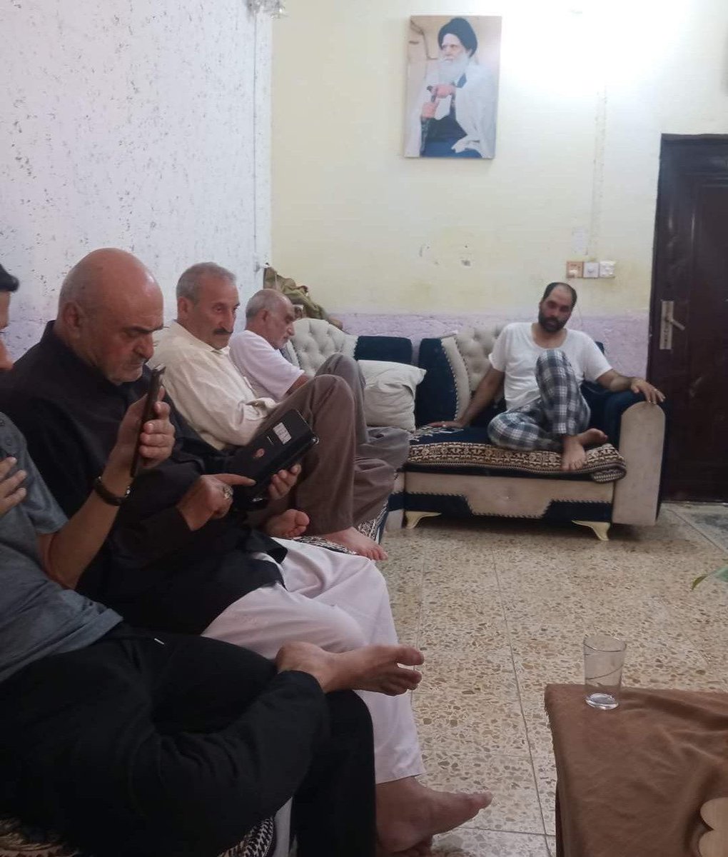 الزوار الايرانيين بدأوا بالتوافد إلى بيوت اخوتهم الصدريين. 
أهلا وسهلا بكم يا زوار أبا عبدالله الحسين ع.