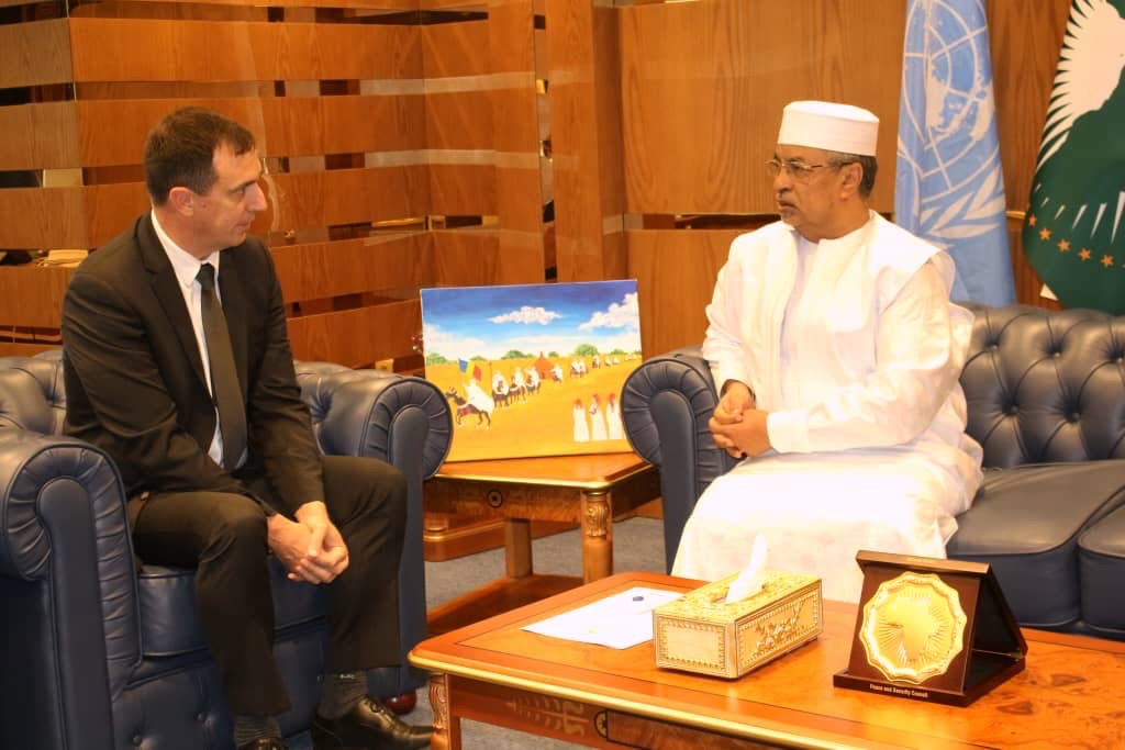UNDSS's tweet photo. USG Gilles Michaud is in Chad to discuss how @UNDSS  can support @UN programmes as the UN country team prepares its new sustainable development cooperative framework for 2024-26. The USG had a great talk with the Minister of Foreign Affairs @MSANNADIF. https://t.co/ARWP3UOGAI