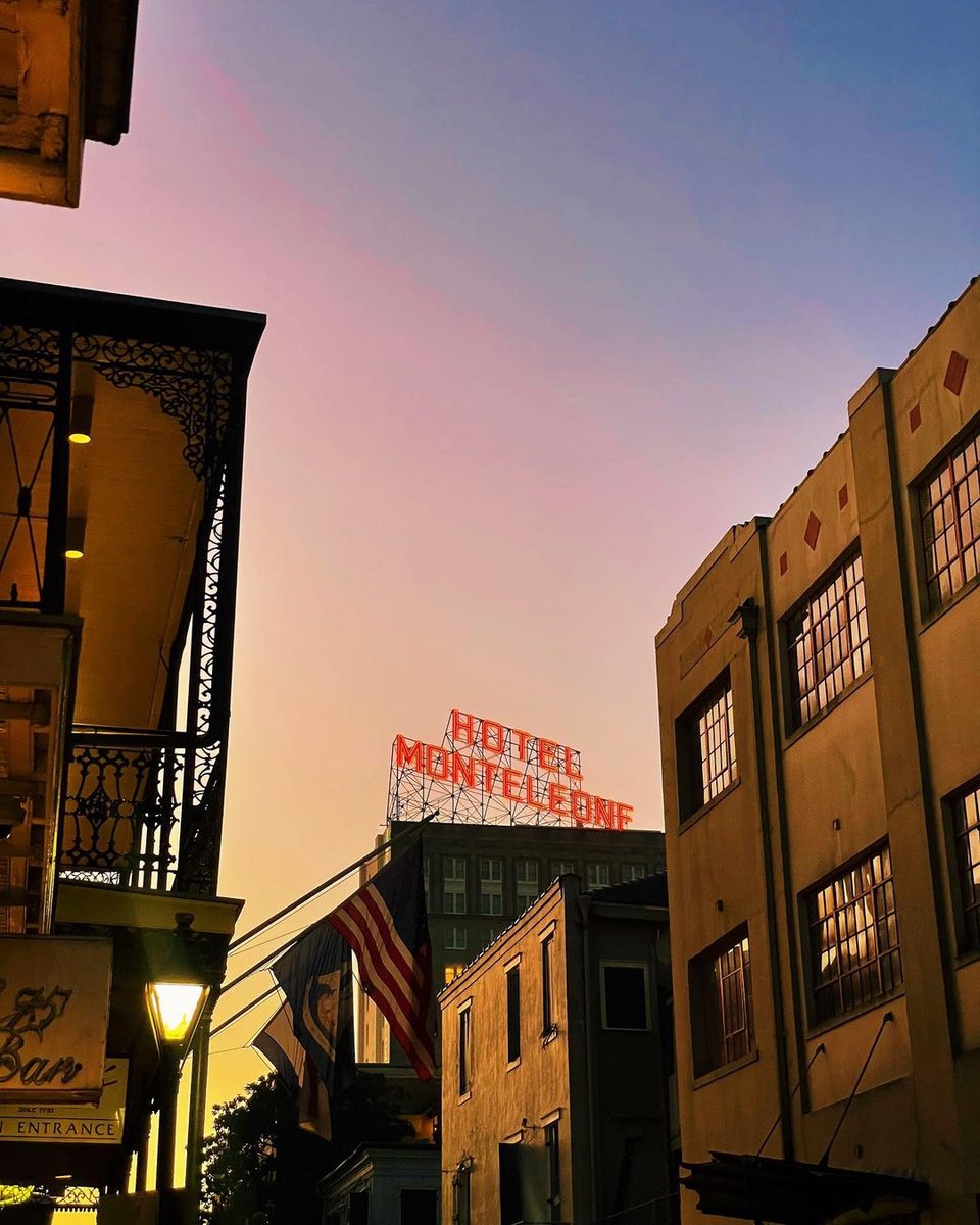 hotelmonteleone's tweet photo. New Orleans sunsets are one-of-a-kind, especially when you spot our sign in the sky.
Photo (via Instagram): @callikeyton
#ThePreferredLife #BelieveInTravel #iPreferRewards #MonteleoneMemories https://t.co/SyuREOf7uh