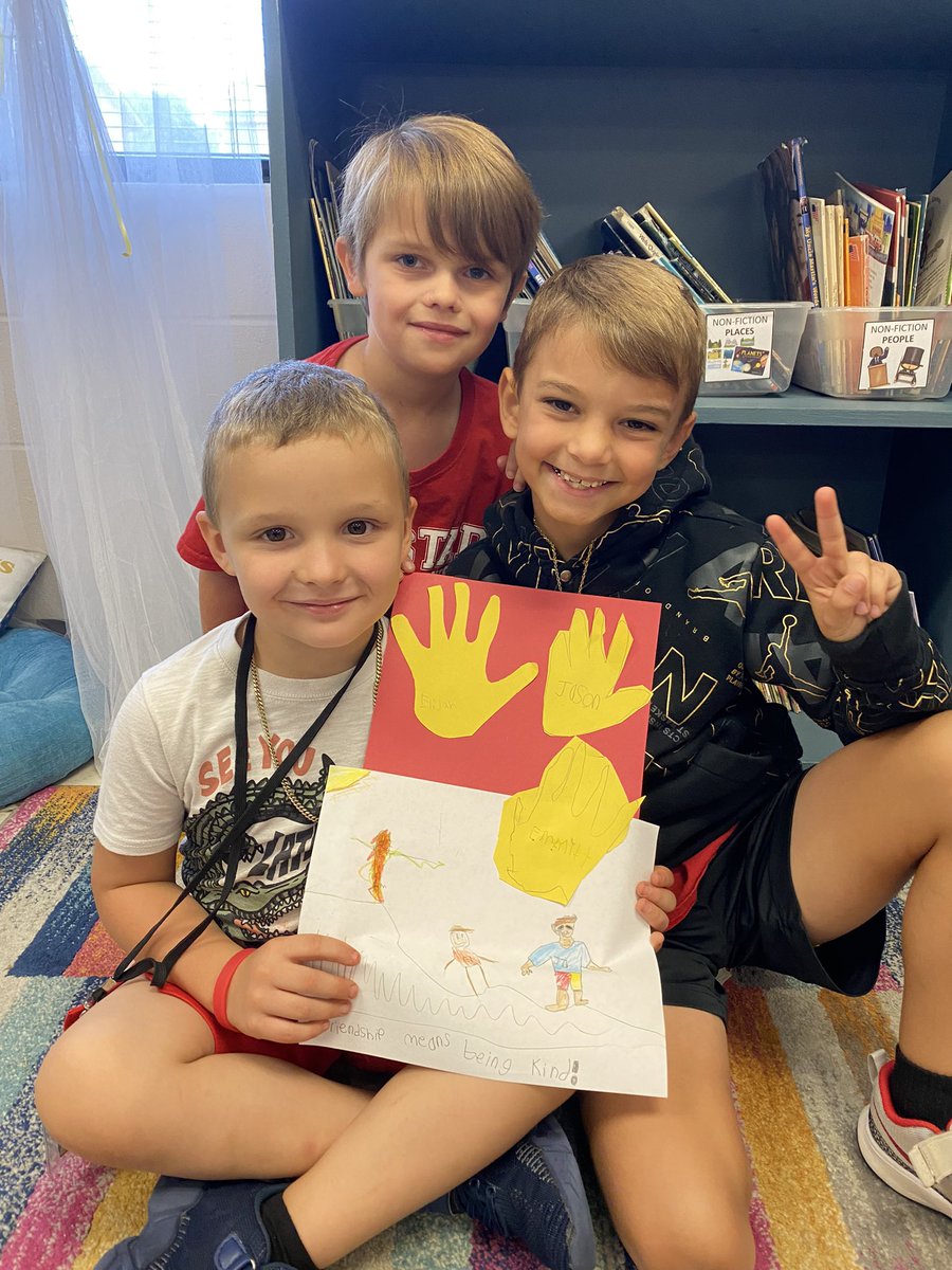 ces_kindercats's tweet photo. Our first wildcat Buddy meeting was a success! Our 3rd grade buddies interviewed us and then we made a friendship craft together. #PAWsome #BeABridge @ChristianaES1 https://t.co/kIRWyJXBMH