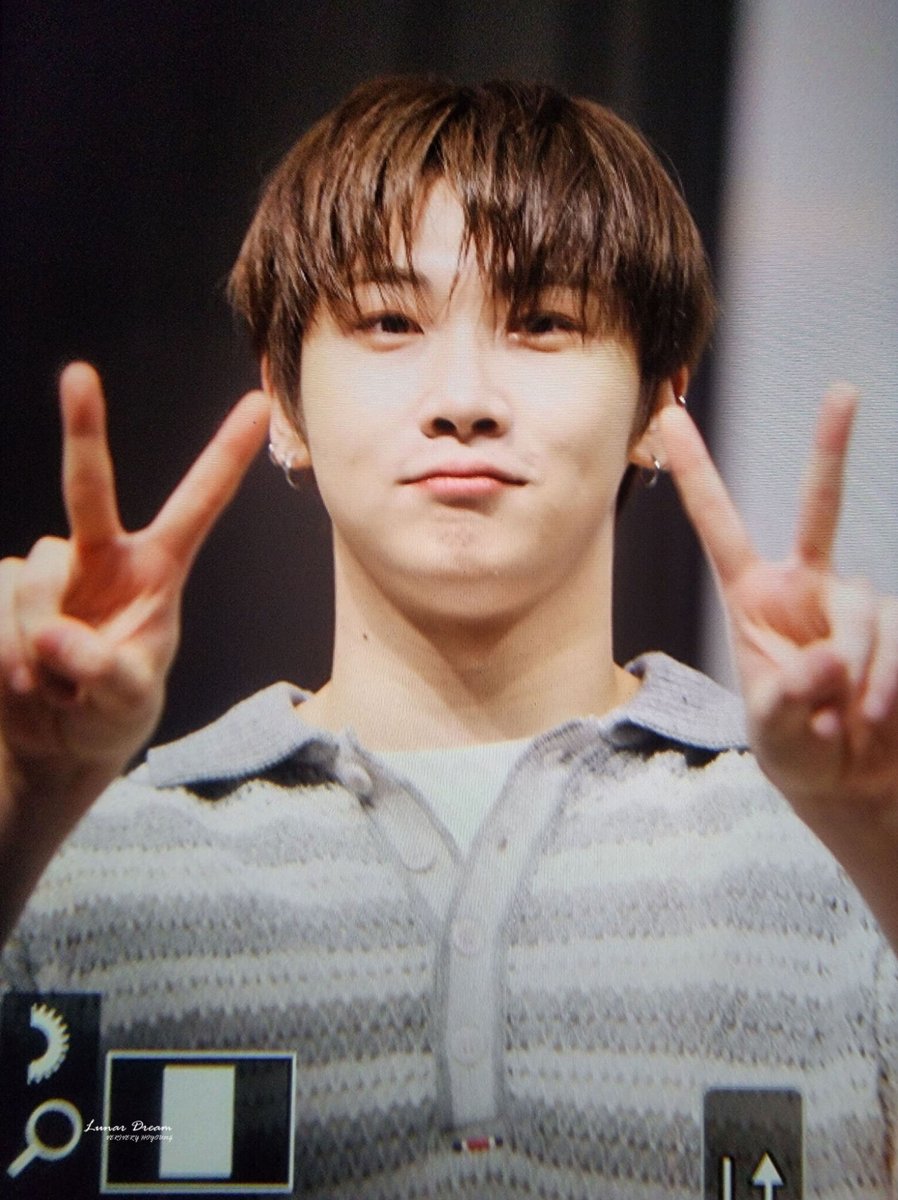 LunarDream98's tweet photo. 230825 수고했어 :) 주말 스케쥴도 ㅎㅇㅌ 💪

#베리베리 #VRVR 
#배호영 #호영 #HOYOUNG
@the_verivery @by_verivery https://t.co/Yxa6KB1322