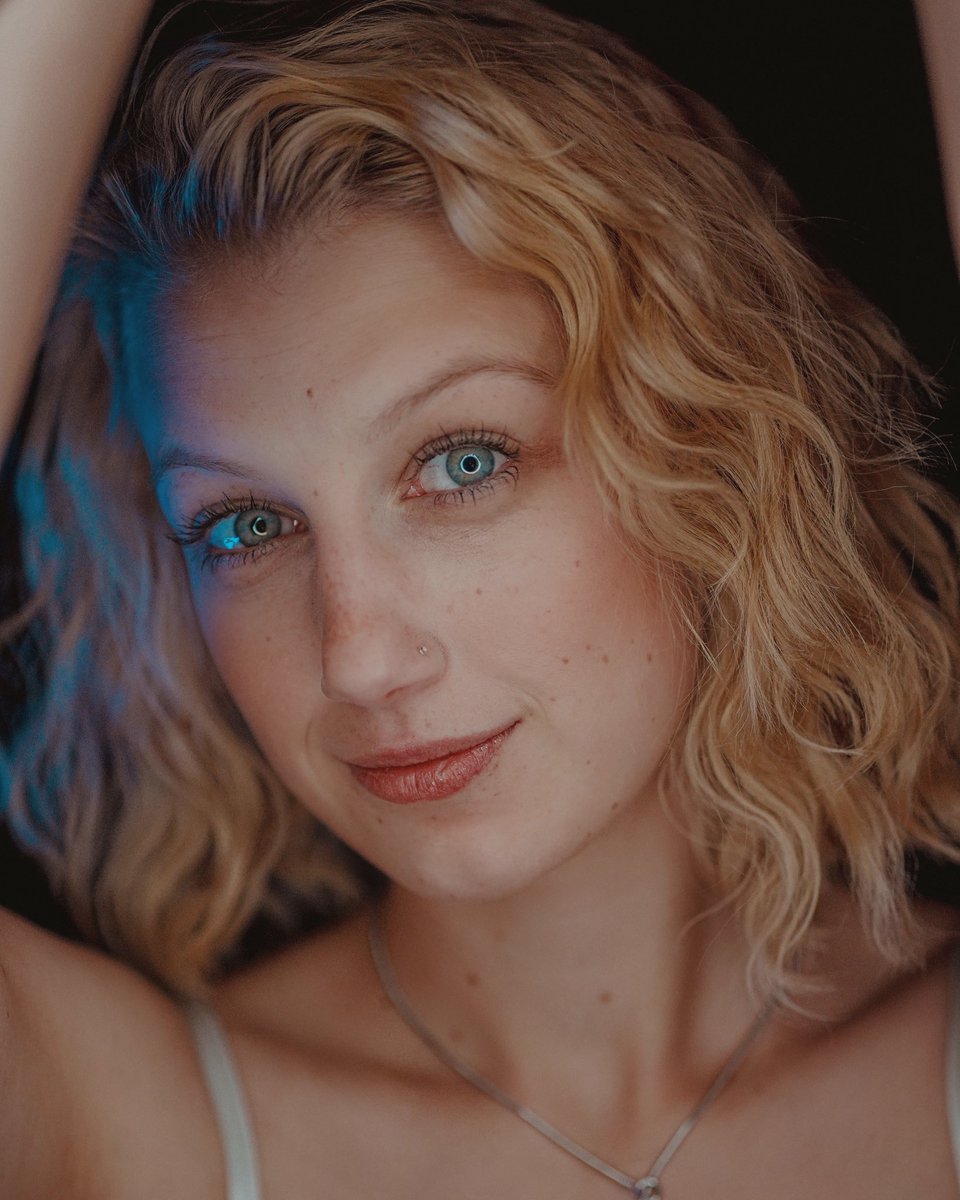 pxgraphics1's tweet photo. Blaue Augen
@Lorie_34
#germanmodel #blaueaugen #photography #studiolocation https://t.co/Y1xC7vFQFu