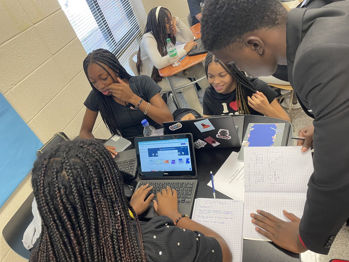 Our first STEM FLEX day has been very successful! From T-shirt design to creative writing workshops to STEM Bus interviews, our associates were able to sign up for sessions that extend and enhance their learning. #nccaway