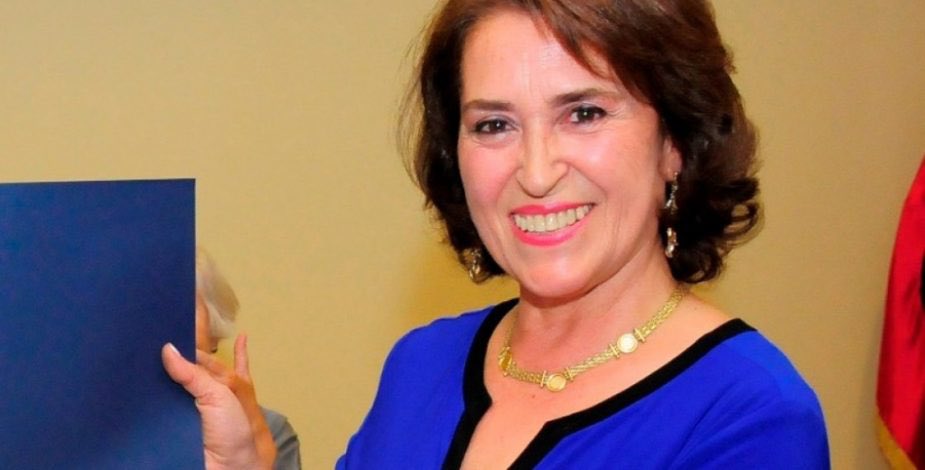 cristian_tejo's tweet photo. La periodista magallánica Patricia Stambuk es galardonada con el premio nacional de periodismo 2023 https://t.co/JLpnjBDAbl
