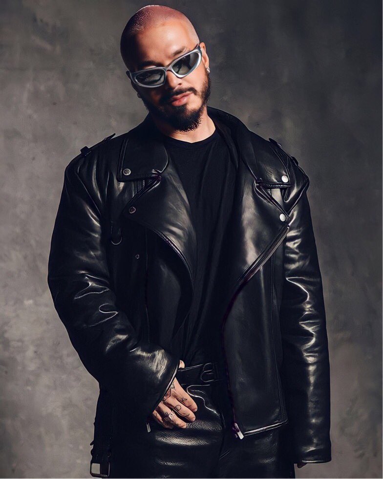 JBalvinCharts's tweet photo. Anuel estará en el nuevo álbum de J Balvin. https://t.co/NOB1steYTm
