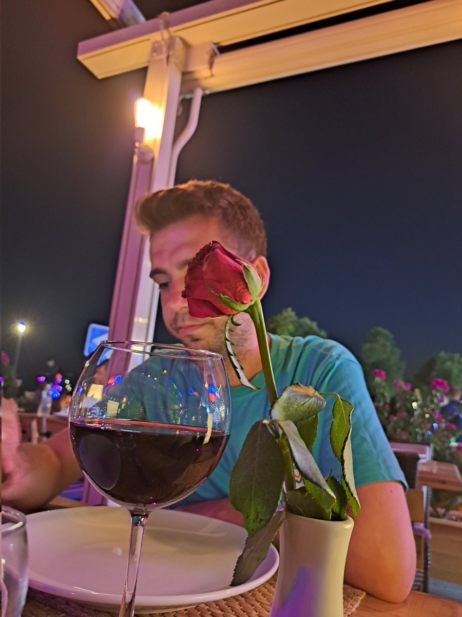 Acı hayat  🥀 (temsili değildir)