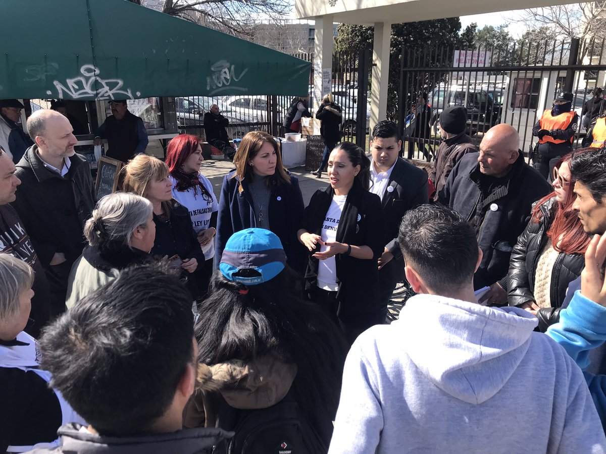 AndreGuacci's tweet photo. Hoy acompañamos a @justiciaparapabloghisoni en los alegatos de la defensa. Un caso que fue utilizado como ejemplo de los daños inconmensurables que puede hacer la perspectiva de género y la ideología a la infancia, a una familia y a un ser humano. 
Estaba su hijo Fernando y los padres de #pabloghisoni . Fue muy importante y emotivo que sientan que ya no están solos. 
Estaba también la diputada @coni_moragues quien conoce de cerca el caso y lo apoya incondicionalmente desde que lo acusó su ex #andreavazquez 

Gracias a los todos los que acompañaron, es UNIDOS 

@frentemujeresok 
@morelli_fund 
@DerechoaDefensa 

#BastaDeFalsasDenuncias rompen vidas y familias. 

Vamos por TODO y por TODOS 
#tipificaciondeldelito #117delitocontraelhonor #245delitonoexcarcelable