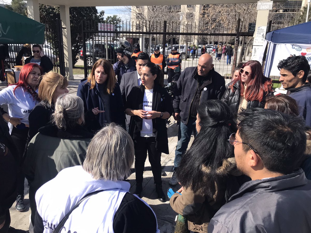 AndreGuacci's tweet photo. Hoy acompañamos a @justiciaparapabloghisoni en los alegatos de la defensa. Un caso que fue utilizado como ejemplo de los daños inconmensurables que puede hacer la perspectiva de género y la ideología a la infancia, a una familia y a un ser humano. 
Estaba su hijo Fernando y los padres de #pabloghisoni . Fue muy importante y emotivo que sientan que ya no están solos. 
Estaba también la diputada @coni_moragues quien conoce de cerca el caso y lo apoya incondicionalmente desde que lo acusó su ex #andreavazquez 

Gracias a los todos los que acompañaron, es UNIDOS 

@frentemujeresok 
@morelli_fund 
@DerechoaDefensa 

#BastaDeFalsasDenuncias rompen vidas y familias. 

Vamos por TODO y por TODOS 
#tipificaciondeldelito #117delitocontraelhonor #245delitonoexcarcelable