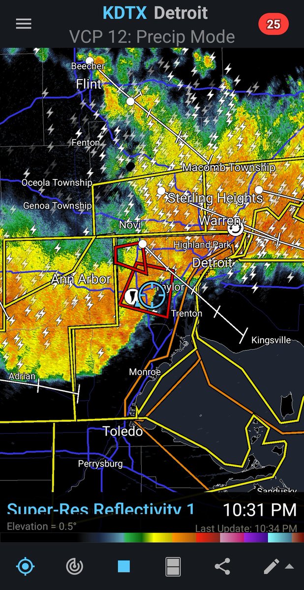 tmtifft's tweet photo. @T00TaII Yes, I was at the Detroit Airport.  Bunch of cancelations https://t.co/k6iR4Vfs74