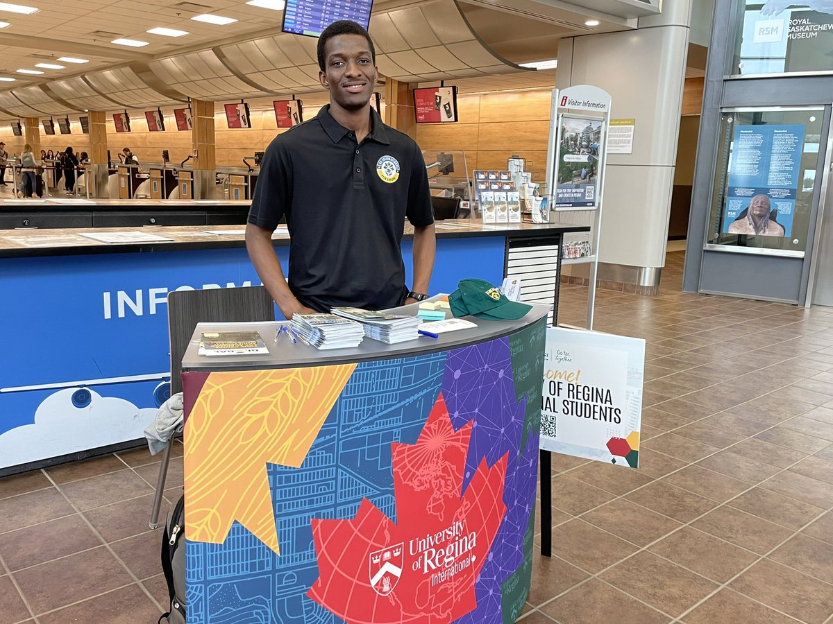 The awesome <a href="/UofRegina/">University of Regina</a> team is ready to welcome new international #students at <a href="/FlyYQR/">YQR - Regina International Airport</a>!
