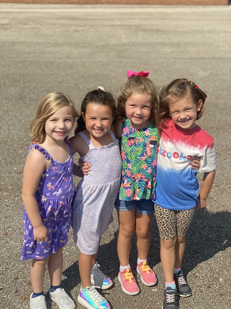 jay_addy33's tweet photo. You can tell by these smiles it was a great week! @WilsonHillElem #ItsWorthit #WhiteTigers https://t.co/qb0yzAzmDT