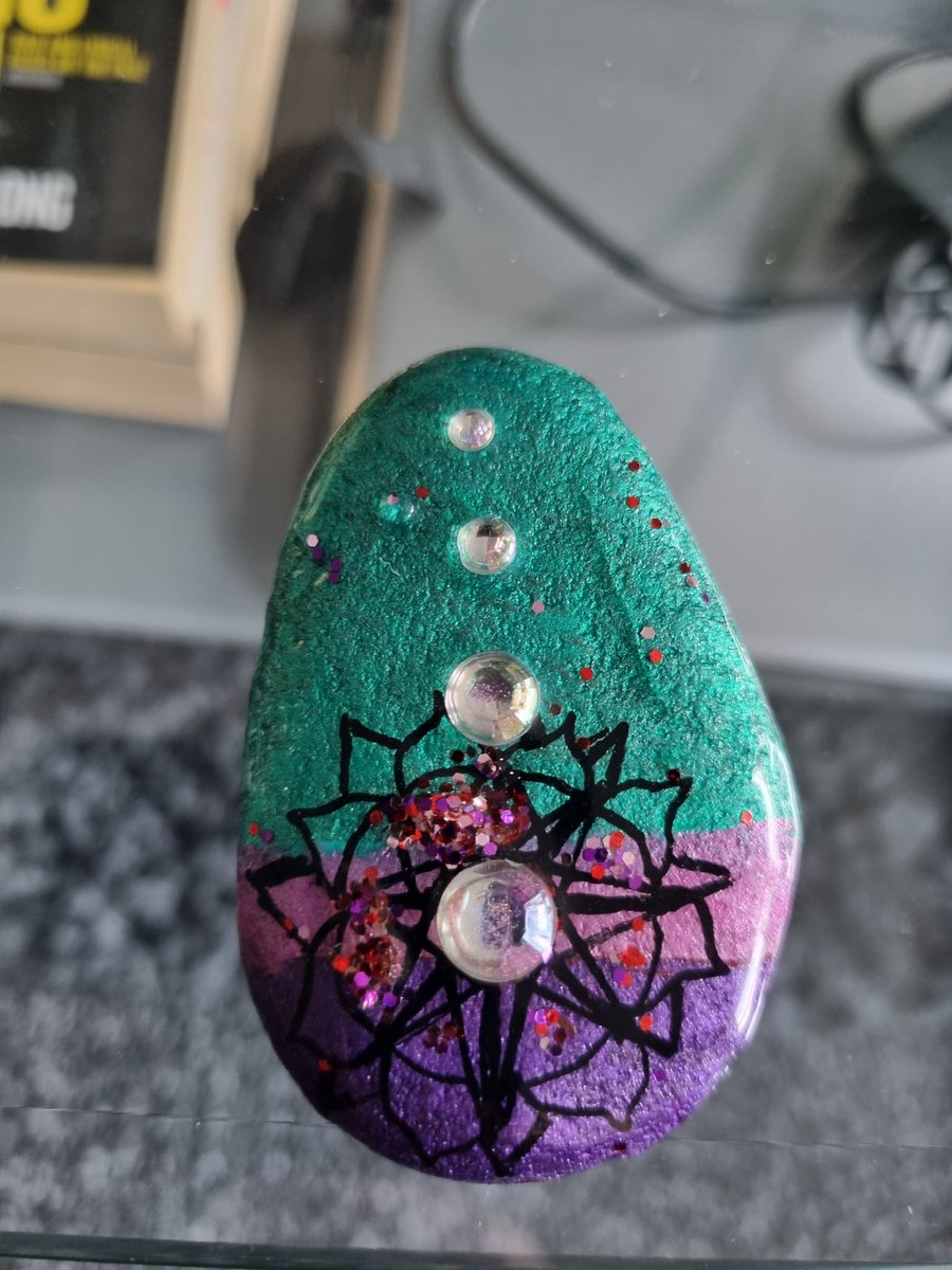 Found today at Parklea playing fields Port Glasgow. It's gorgeous and really perked me up. To M. J. whoever you are, thank you. I'll take good care of it, then I'll take  it to the  Highlands next year and leave for another.  😊 🌞 ❤️ 

<a href="/discinverclyde/">Discover Inverclyde</a> <a href="/AdminParklea/">Parklea Branching Out</a>