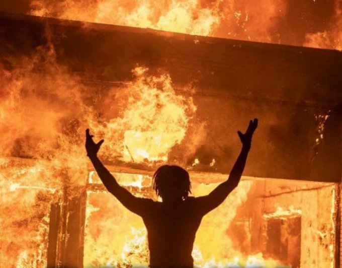 Filmymonk007's tweet photo. 💣🔥🧨🎆💥💥💥💥💥💥💥💥💥💥💥💥💥💥1:10 sec teaser #TheyCallHimOG 
#PawanaKalyan 
teaser announcement couple of days .....! https://t.co/01QBD10RvM